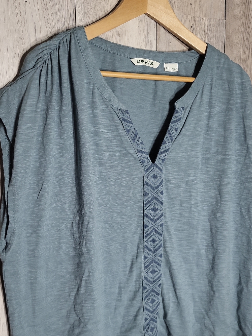 Orvis Womens XL Blue Embroidered Split Neck Cap Sleeve Blouse Boho Lightweight - Picture 1 of 7